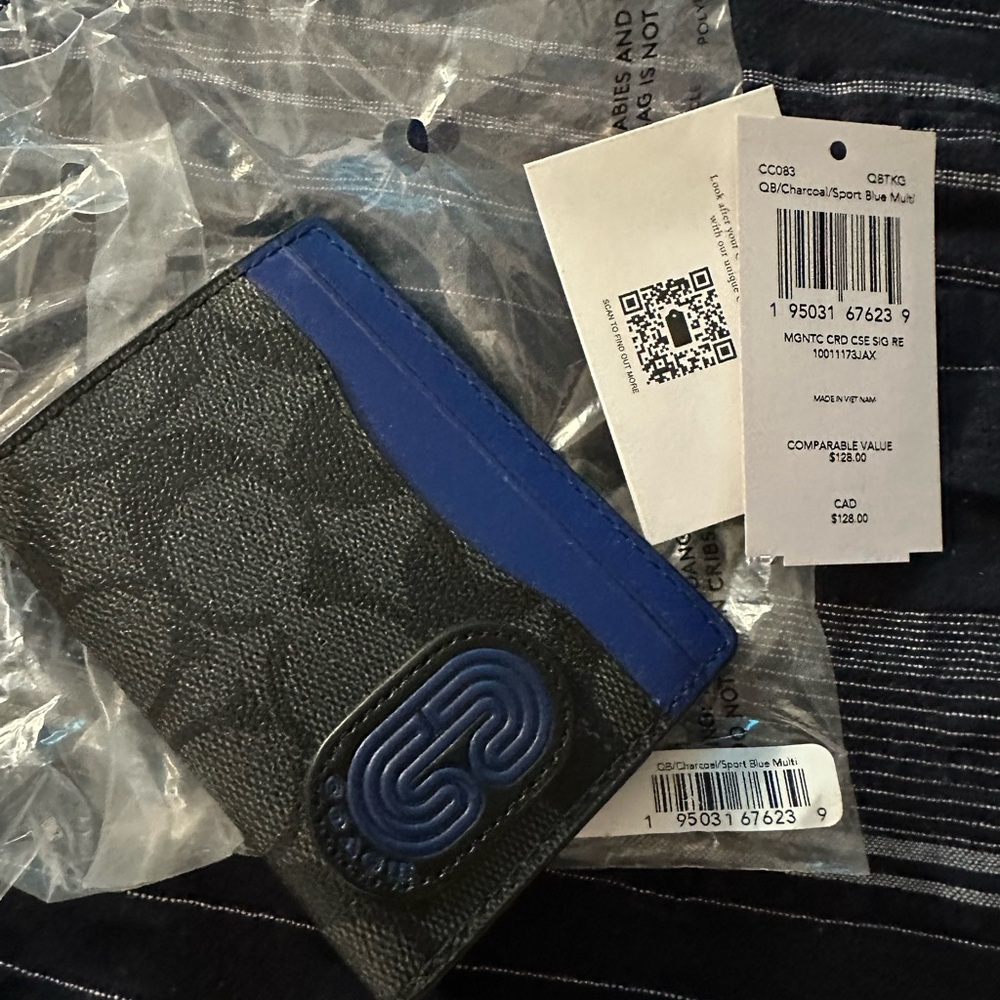 Men's coach magnetic card older